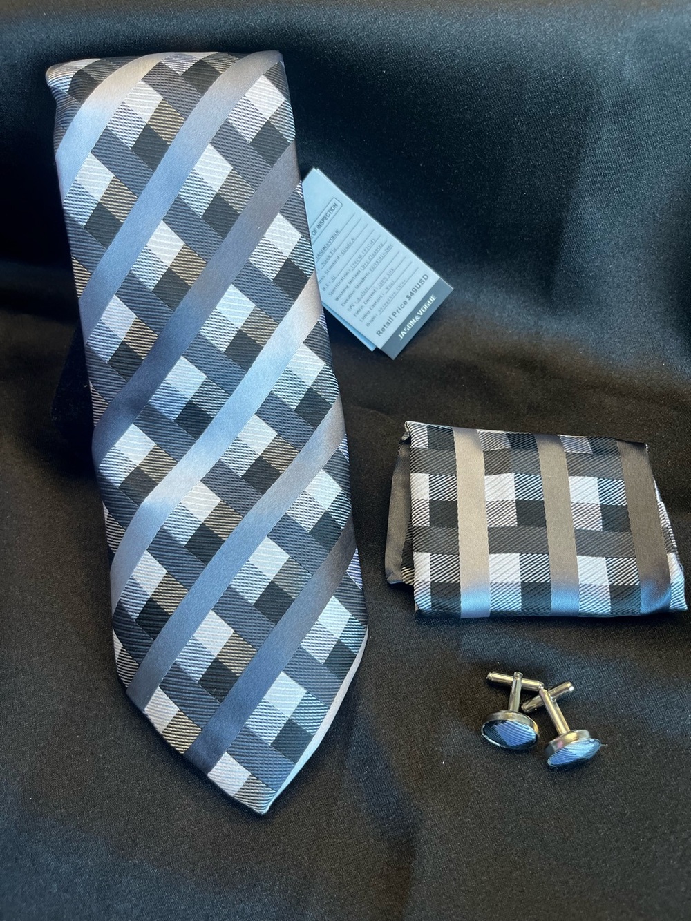 Classic Gray Plaid Men's Tie and Pocket Square Set